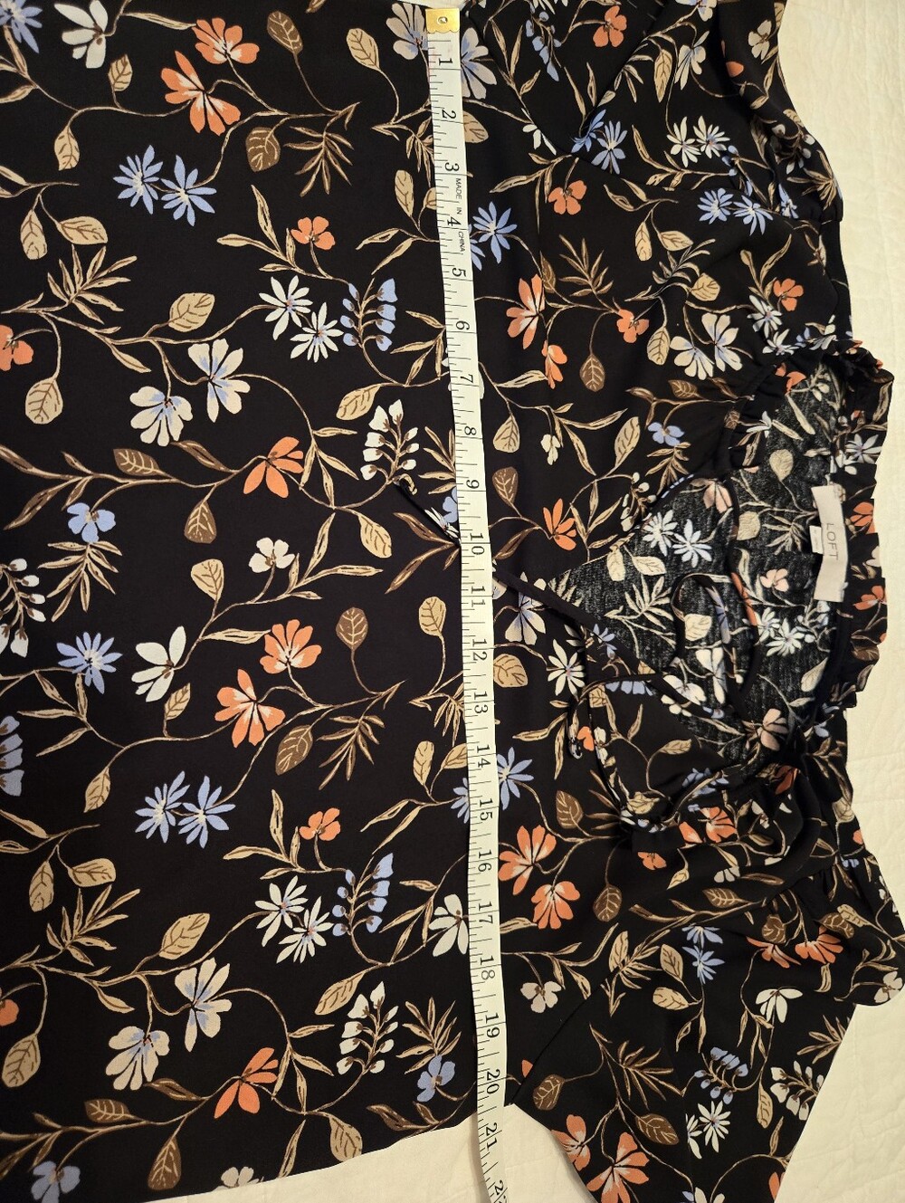 LOFT Black &  Floral Tie-Neck Short Sleeve Blouse Size M - Picture 14 of 14